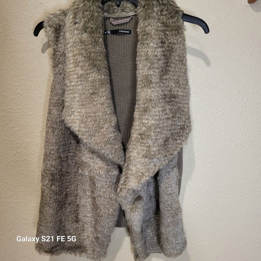#8 Womens Medium Maurices Vest